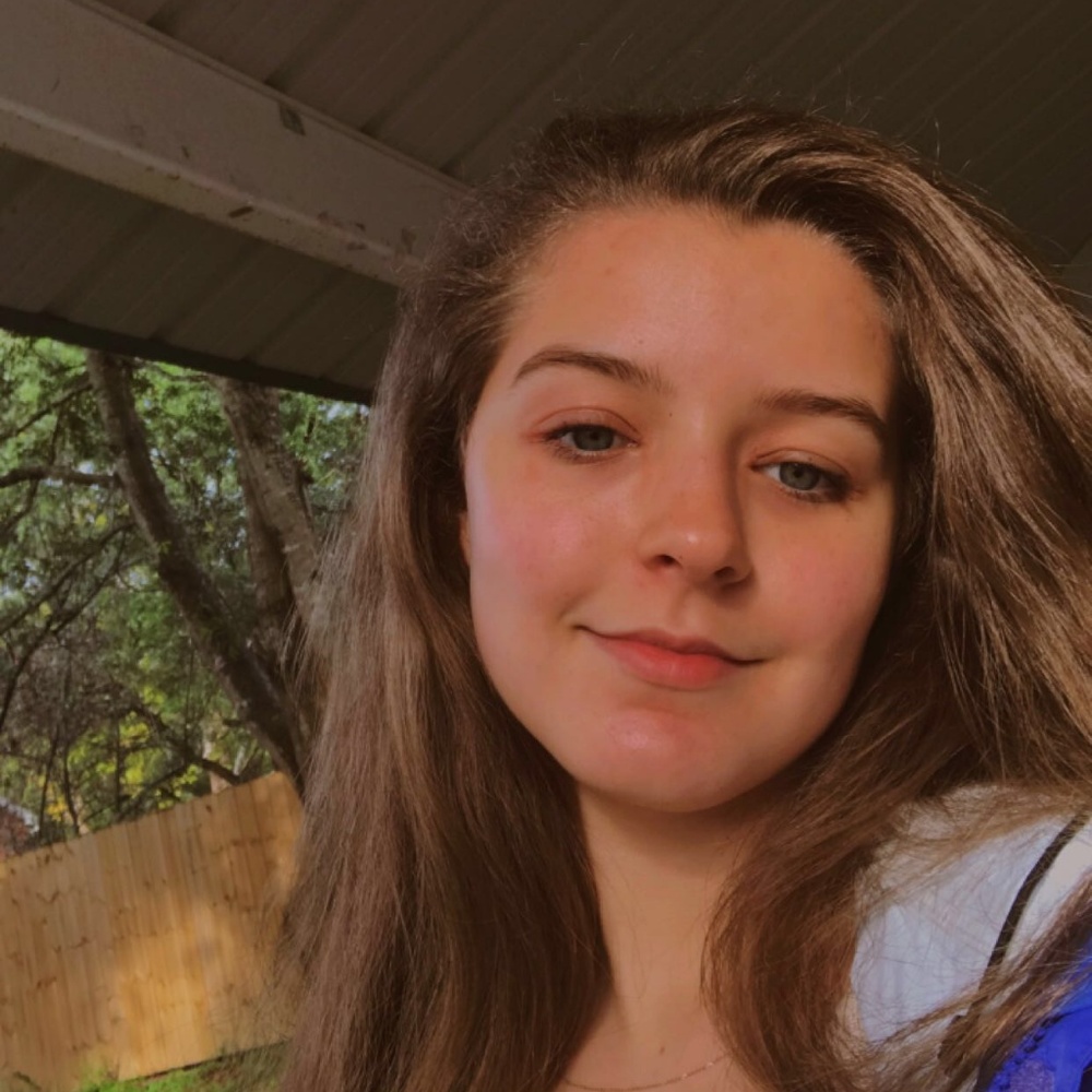 Meet your Posher, Chloe